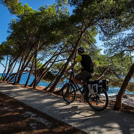Family Hotel Vespera Mali Lošinj Buitenkant foto