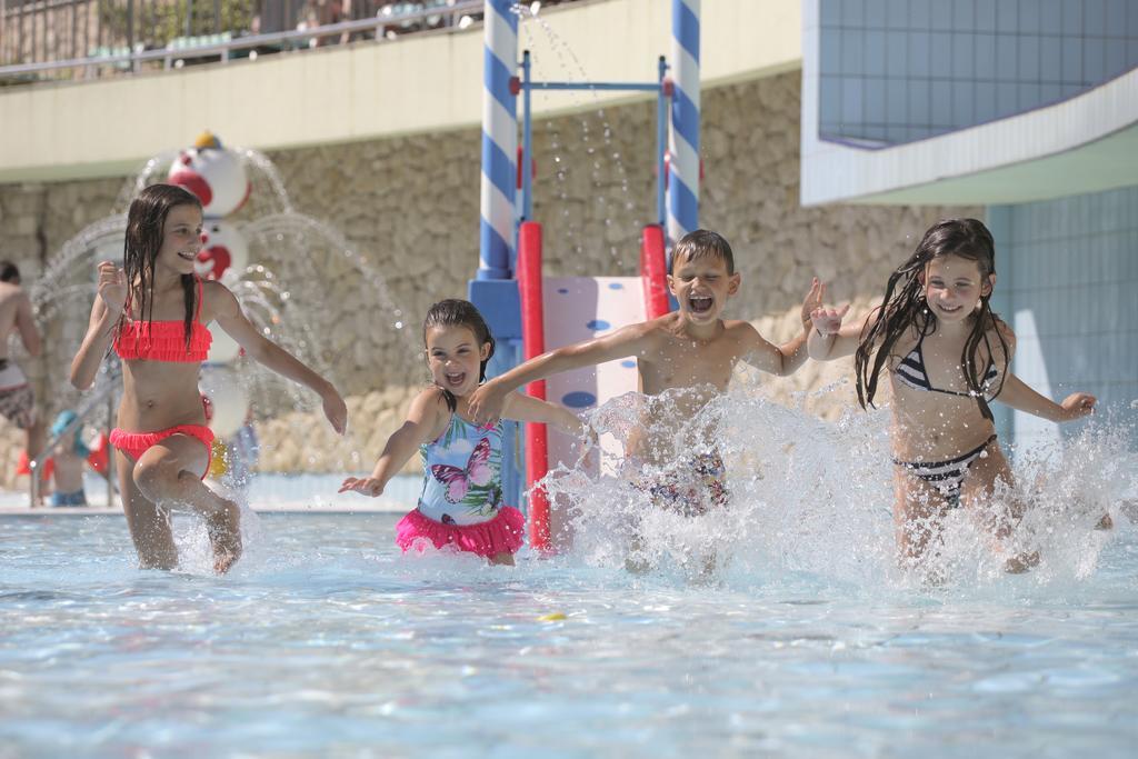 Family Hotel Vespera Mali Lošinj Buitenkant foto