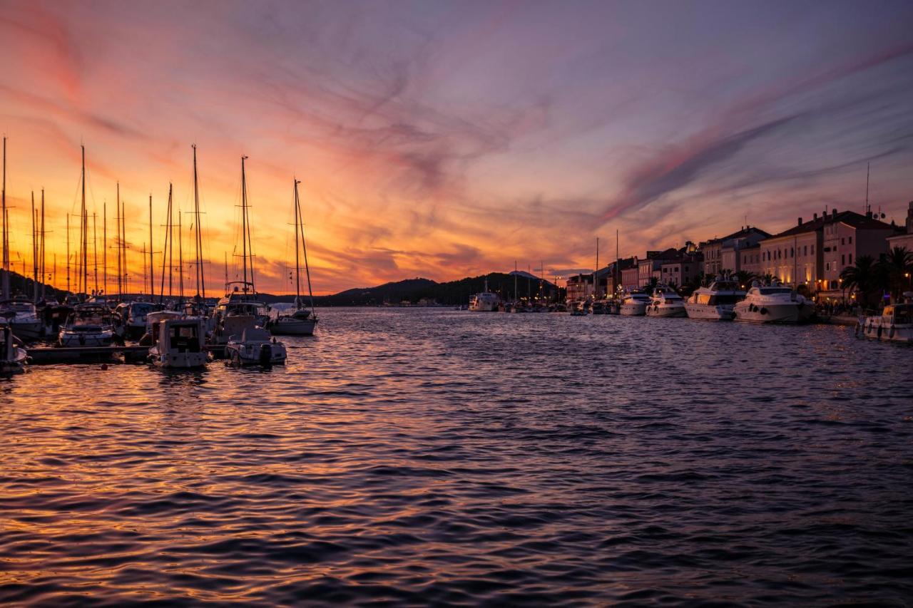 Family Hotel Vespera Mali Lošinj Buitenkant foto